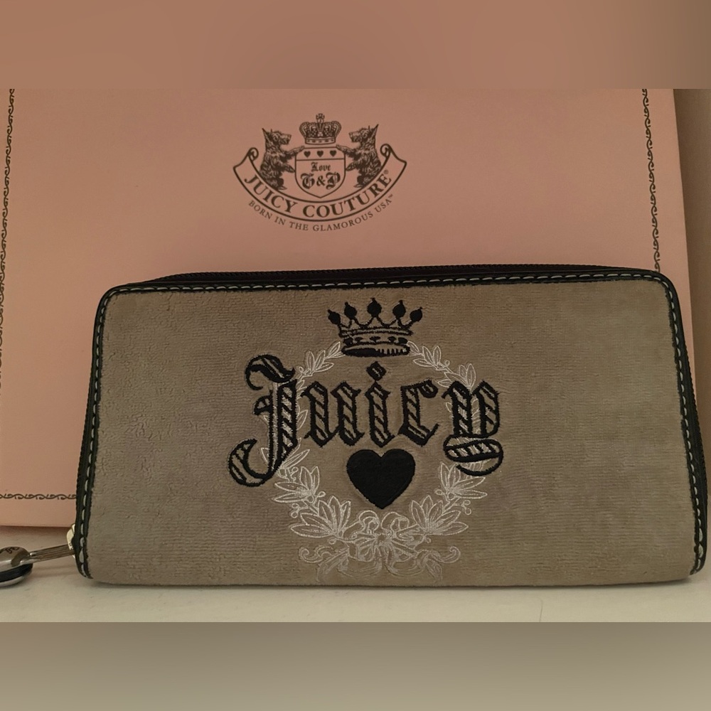 Vintage Juicy Couture Gray Velour Wallet